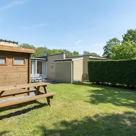 Contemporary Bungalow With Garden Sint Maartensvlotbrug Dış mekan fotoğraf