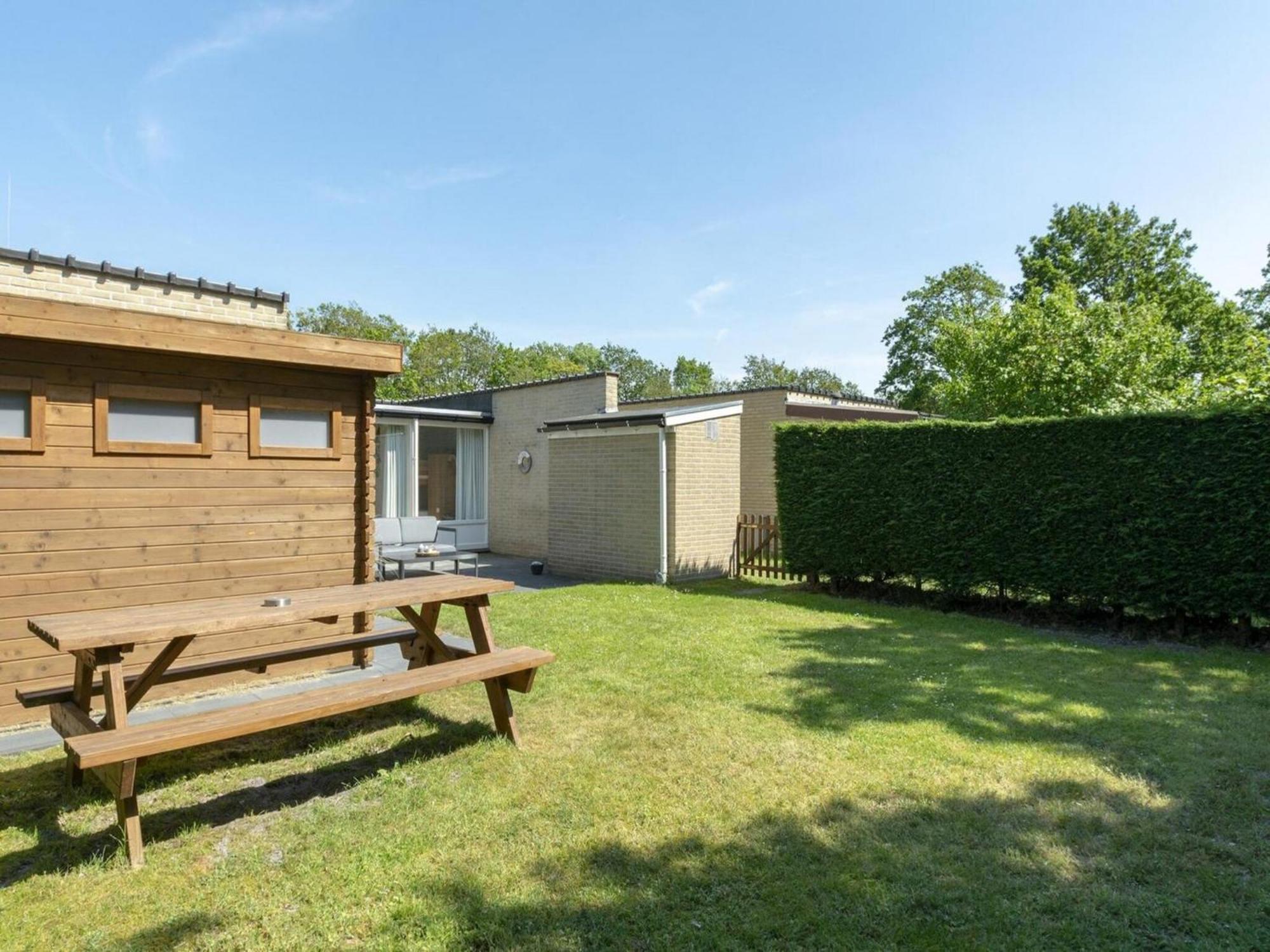 Contemporary Bungalow With Garden Sint Maartensvlotbrug Dış mekan fotoğraf